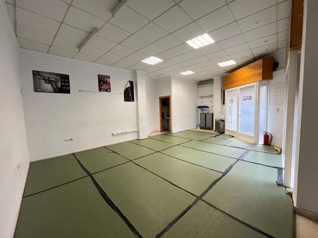 1 camera da letto Commerciale in vendita in Alicante città - 75.000 € (Rif: 9666445)