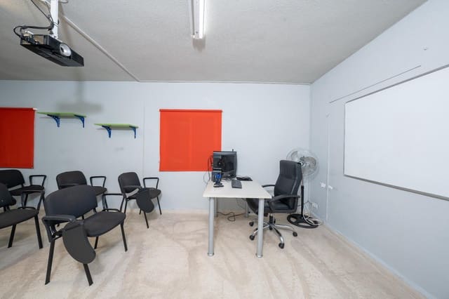 1 slaapkamer Commercieel te koop in Alicante stad - € 148.000 (Ref: 9666446)