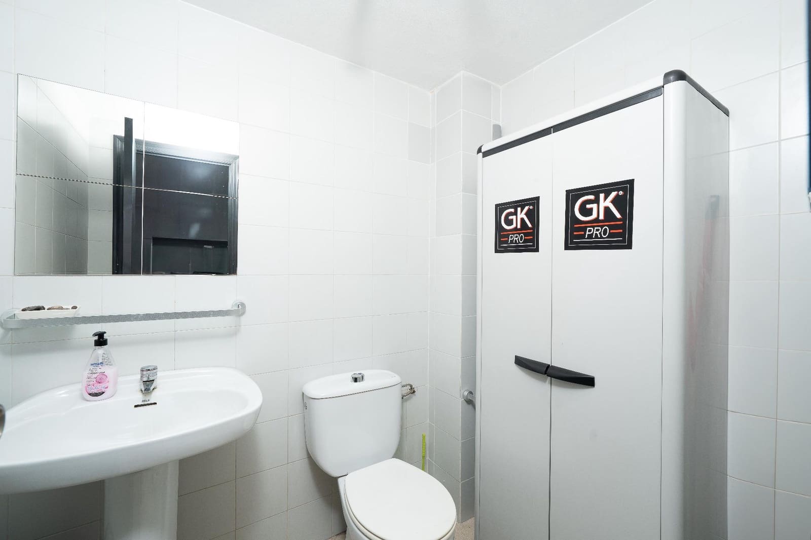 1 bedroom Commercial for sale in Alicante / Alacant city - € 148,000 (Ref: 9666446)