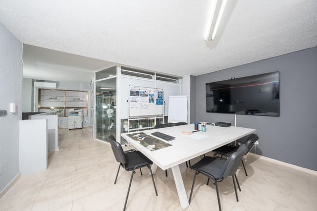 1 slaapkamer Commercieel te koop in Alicante stad - € 148.000 (Ref: 9666446)