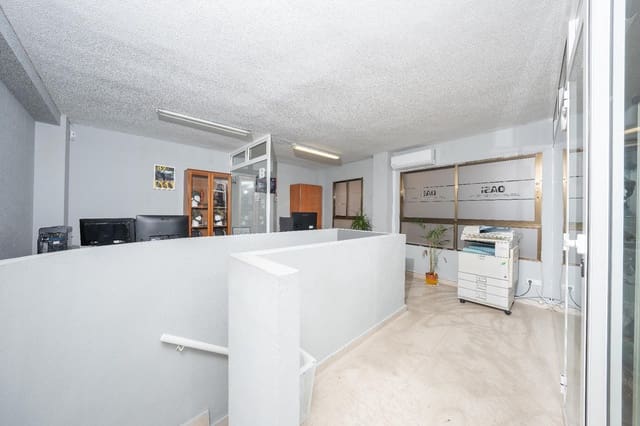 1 slaapkamer Commercieel te koop in Alicante stad - € 148.000 (Ref: 9666446)