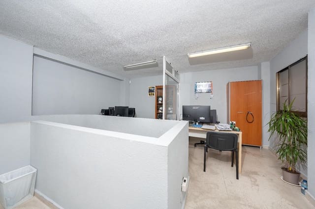 1 slaapkamer Commercieel te koop in Alicante stad - € 148.000 (Ref: 9666446)