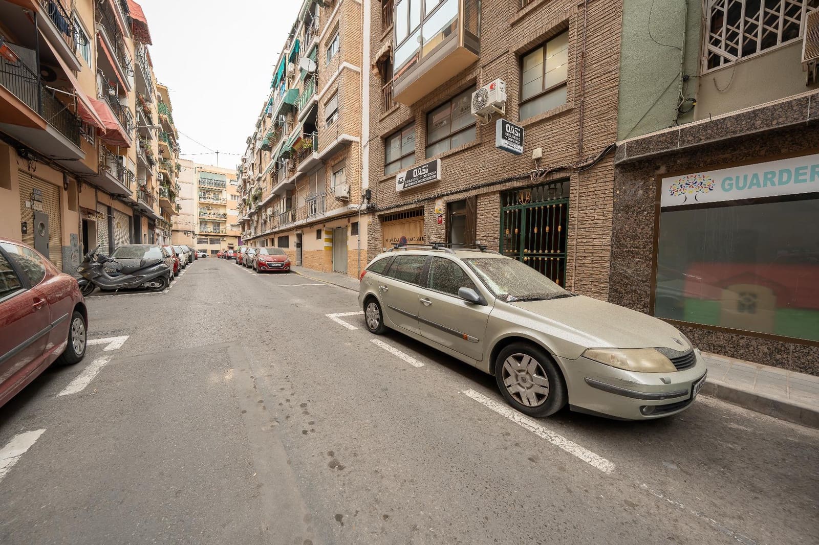 1 bedroom Commercial for sale in Alicante / Alacant city - € 148,000 (Ref: 9666446)