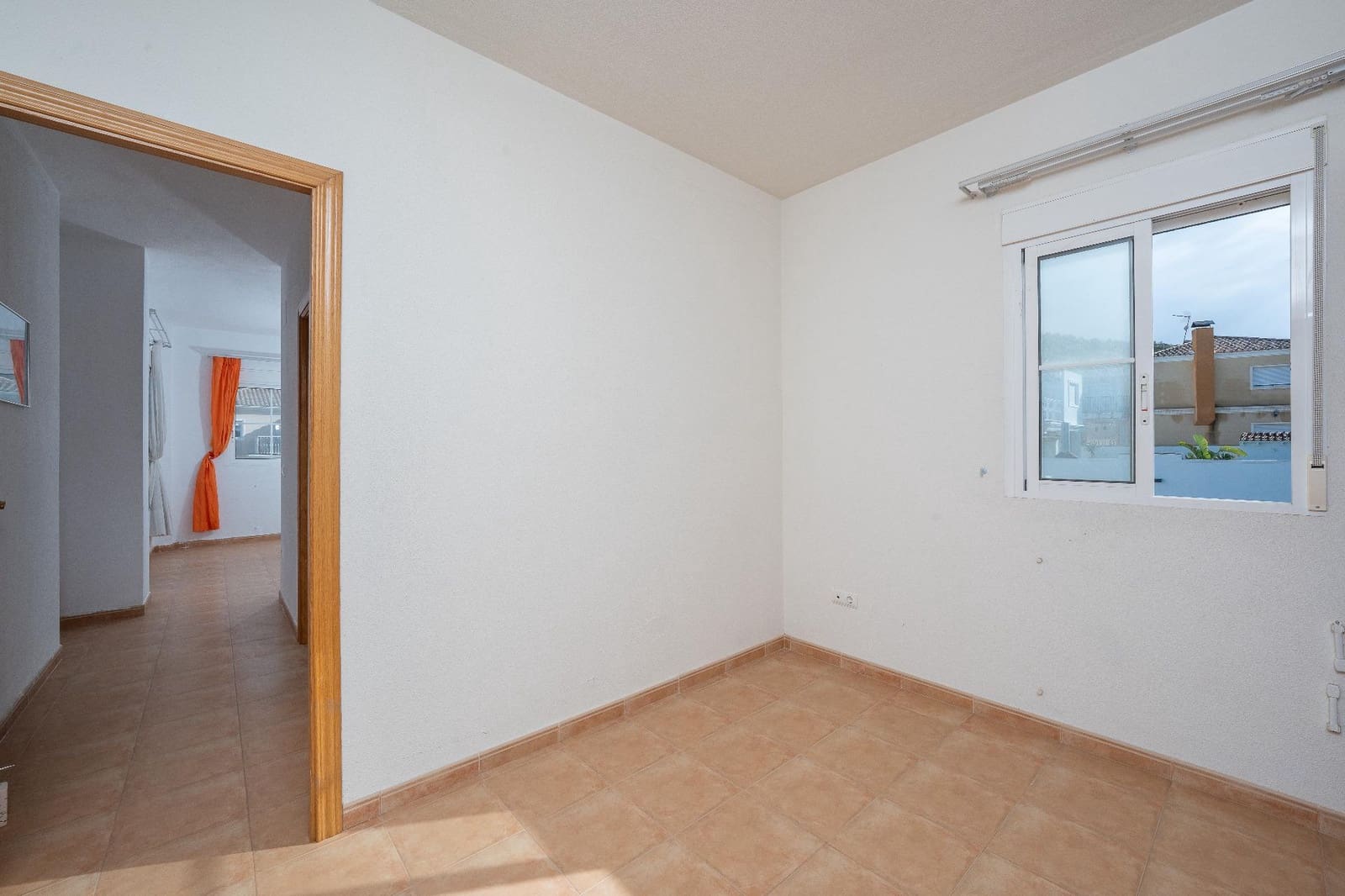 5 bedroom Villa for sale in Aspe with garage - € 369,900 (Ref: 9677419)