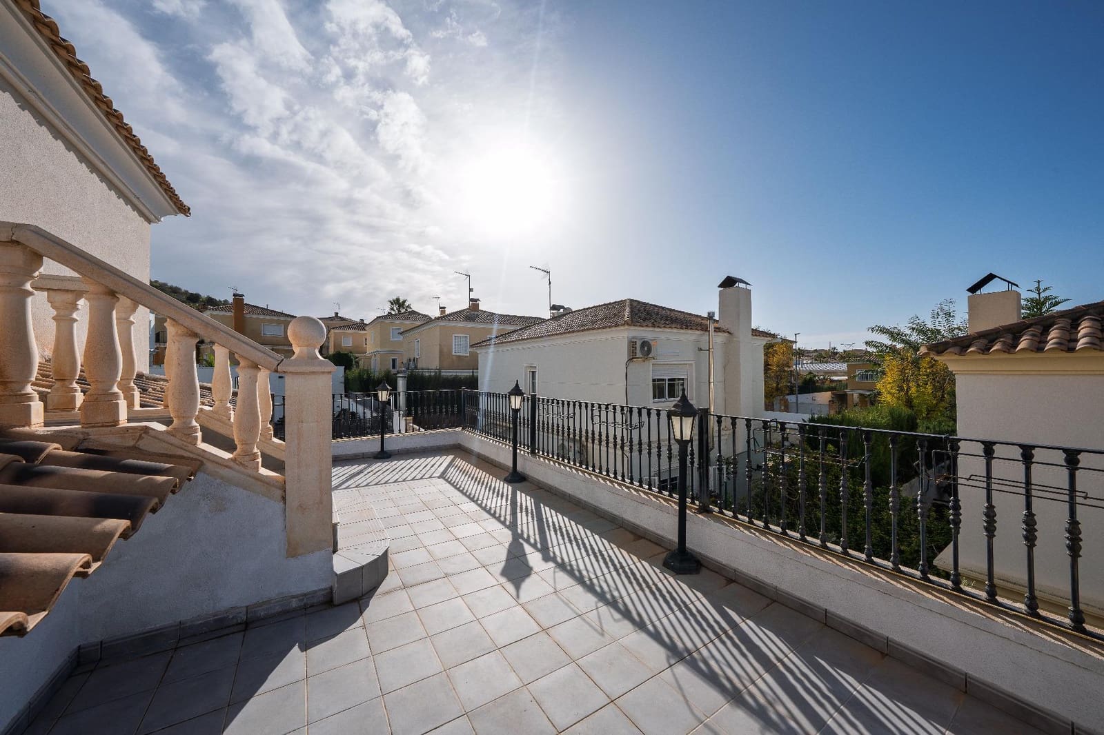 5 bedroom Villa for sale in Aspe with garage - € 369,900 (Ref: 9677419)