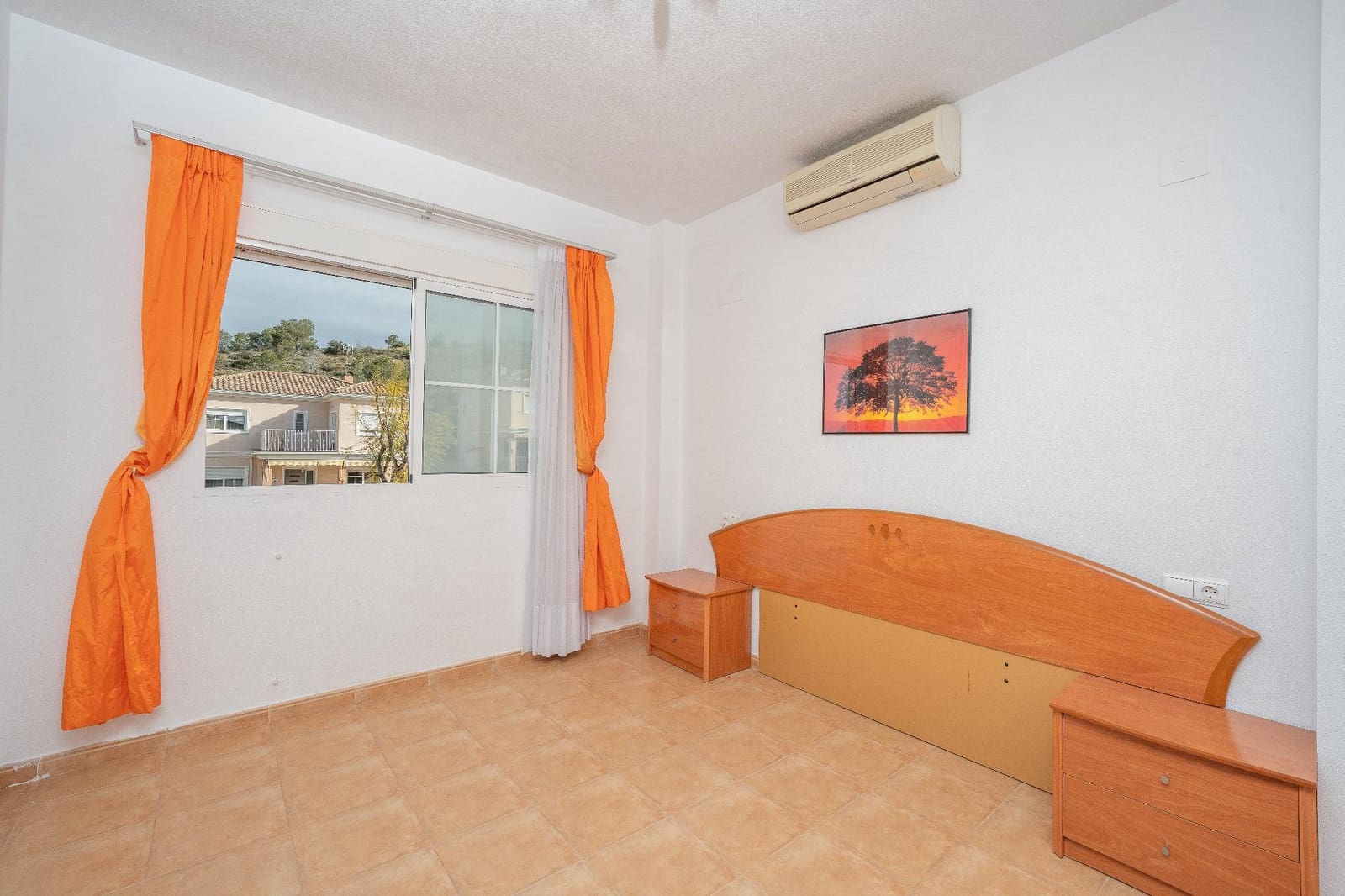 5 bedroom Villa for sale in Aspe with garage - € 369,900 (Ref: 9677419)