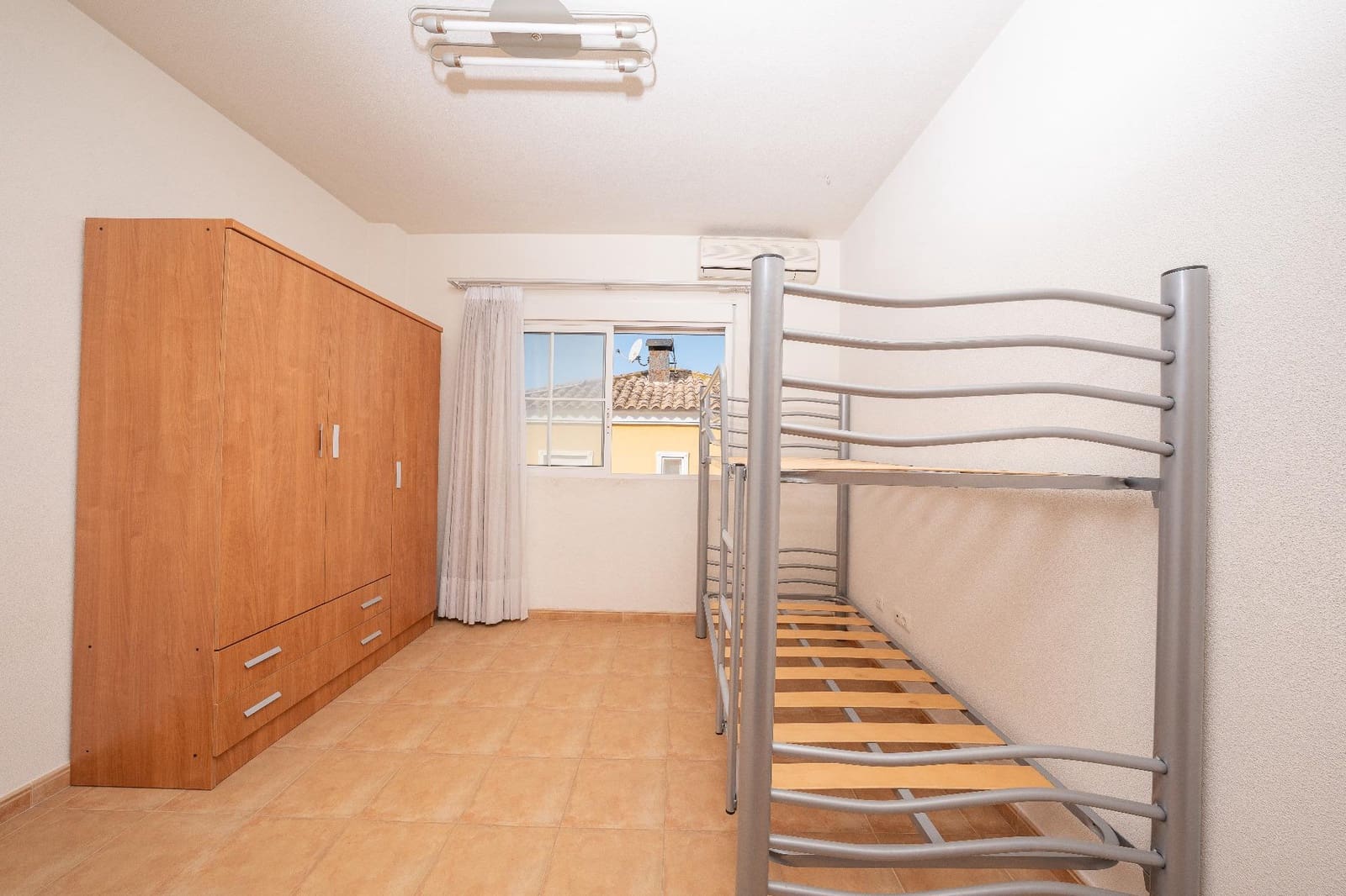 5 bedroom Villa for sale in Aspe with garage - € 369,900 (Ref: 9677419)