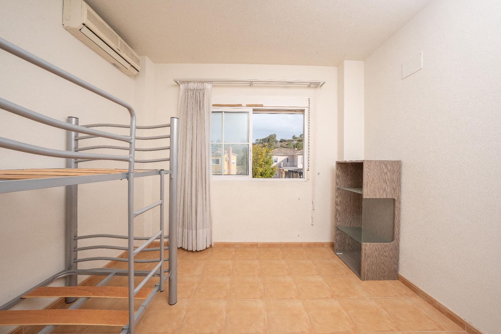 5 bedroom Villa for sale in Aspe with garage - € 369,900 (Ref: 9677419)