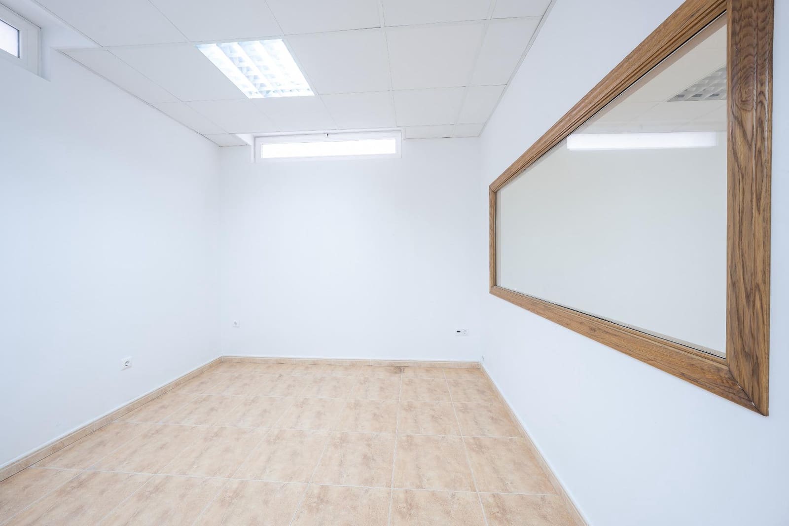 5 bedroom Villa for sale in Aspe with garage - € 369,900 (Ref: 9677419)