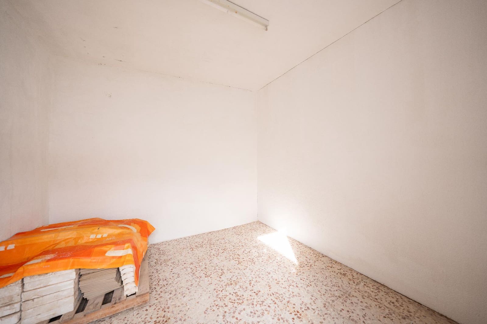 5 bedroom Villa for sale in Aspe with garage - € 369,900 (Ref: 9677419)