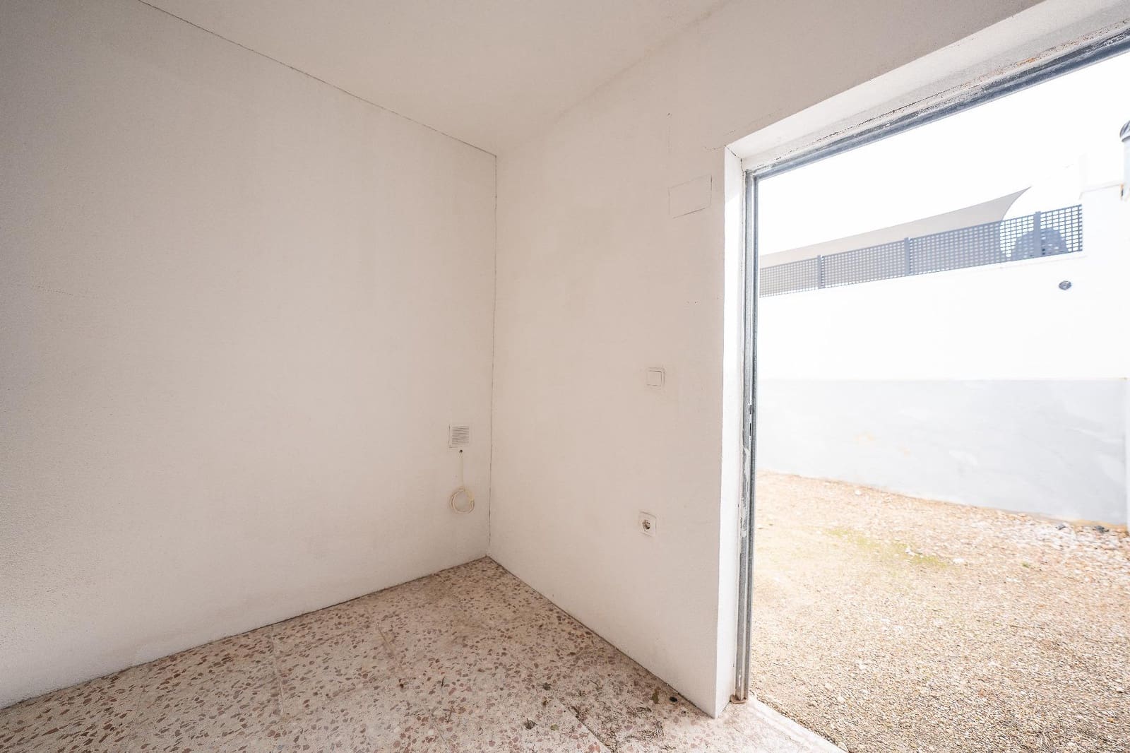 5 bedroom Villa for sale in Aspe with garage - € 369,900 (Ref: 9677419)