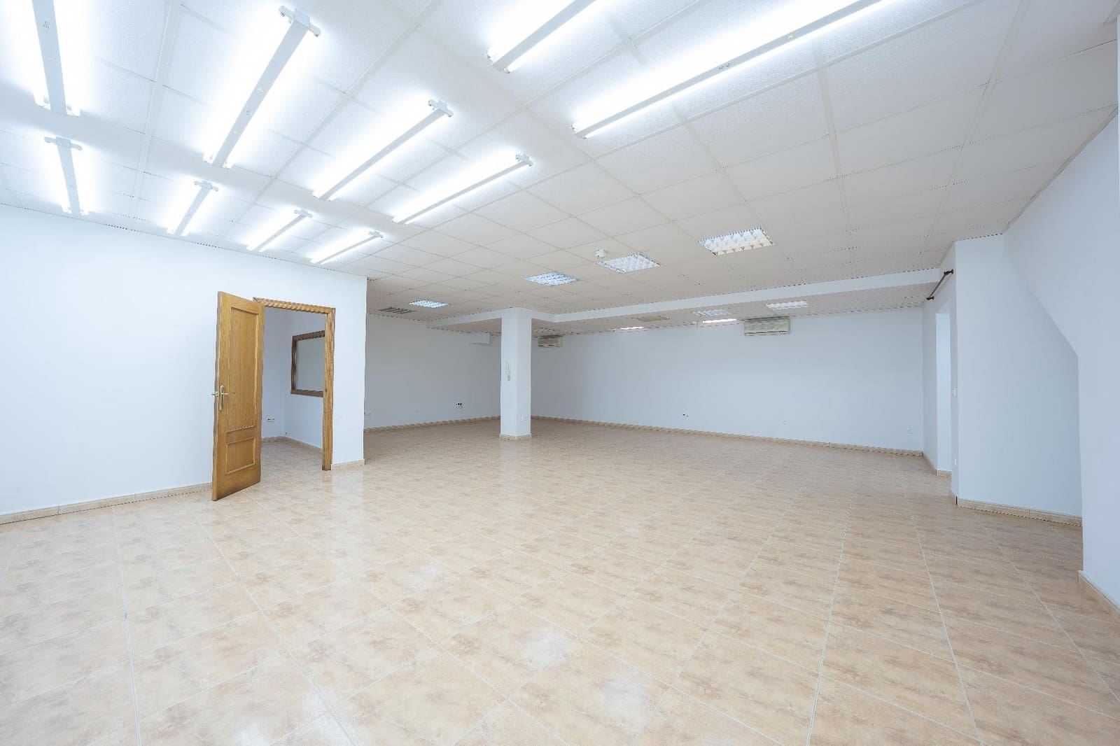 5 bedroom Villa for sale in Aspe with garage - € 369,900 (Ref: 9677419)