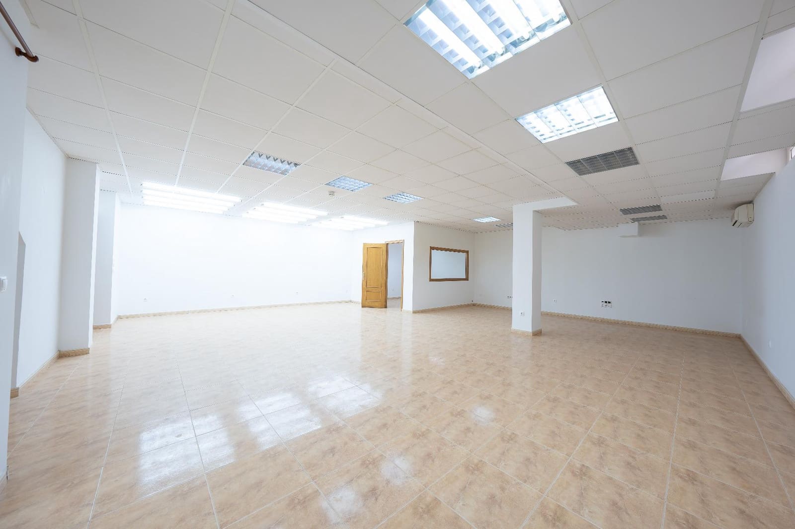 5 bedroom Villa for sale in Aspe with garage - € 369,900 (Ref: 9677419)