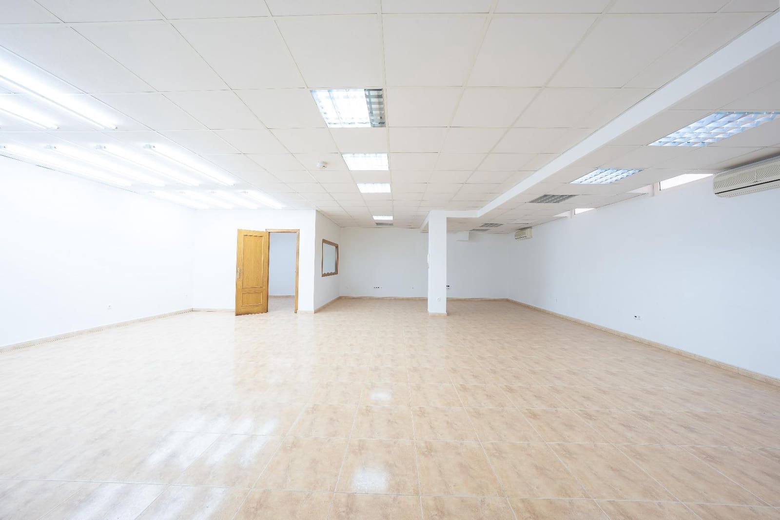 5 bedroom Villa for sale in Aspe with garage - € 369,900 (Ref: 9677419)