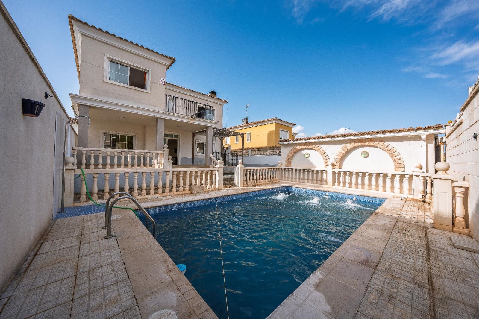 5 bedroom Villa for sale in Aspe with garage - € 369,900 (Ref: 9677419)