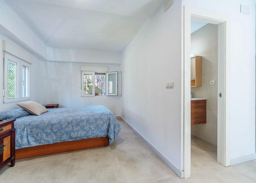 4 bedroom Apartment for sale in Alicante / Alacant city - € 259,000 (Ref: 9679801)