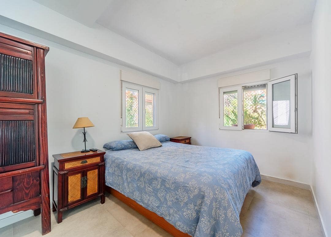 4 bedroom Apartment for sale in Alicante / Alacant city - € 259,000 (Ref: 9679801)