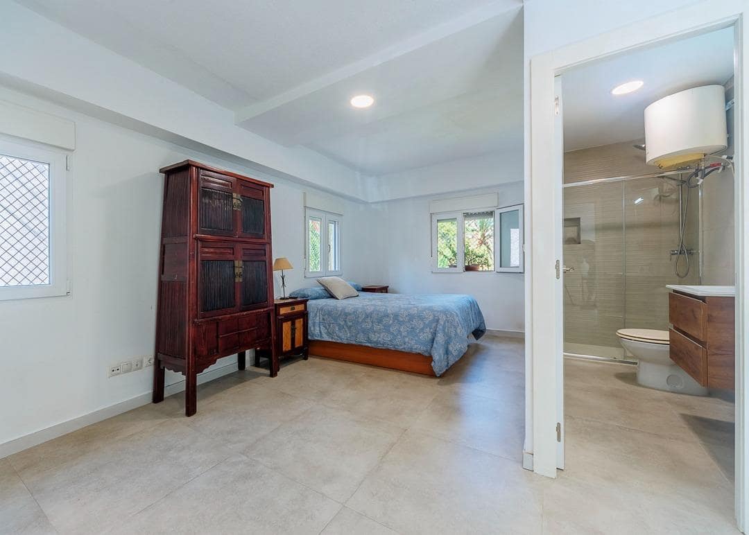 4 bedroom Apartment for sale in Alicante / Alacant city - € 259,000 (Ref: 9679801)