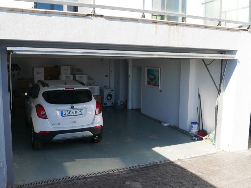 Chalet de 4 habitaciones en Polop en alquiler con piscina garaje - 2.500 € (Ref: 9679802)