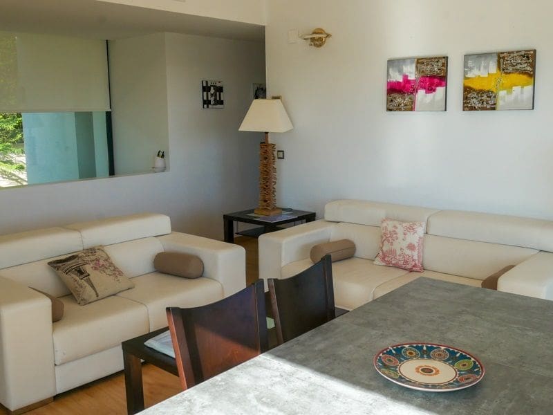 Chalet de 4 habitaciones en Polop en alquiler con piscina garaje - 2.500 € (Ref: 9679802)