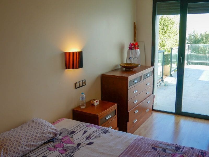 Chalet de 4 habitaciones en Polop en alquiler con piscina garaje - 2.500 € (Ref: 9679802)