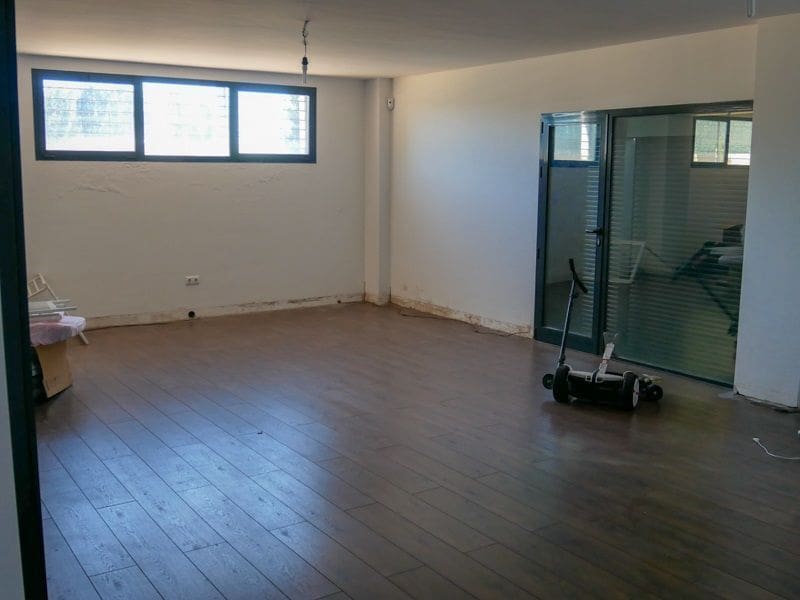 Chalet de 4 habitaciones en Polop en alquiler con piscina garaje - 2.500 € (Ref: 9679802)