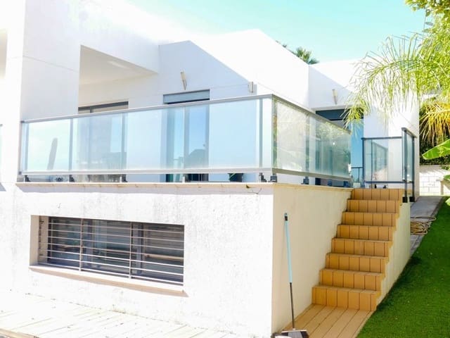 Chalet de 4 habitaciones en Polop en alquiler con piscina garaje - 2.500 € (Ref: 9679802)