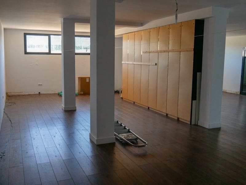 Chalet de 4 habitaciones en Polop en alquiler con piscina garaje - 2.500 € (Ref: 9679802)