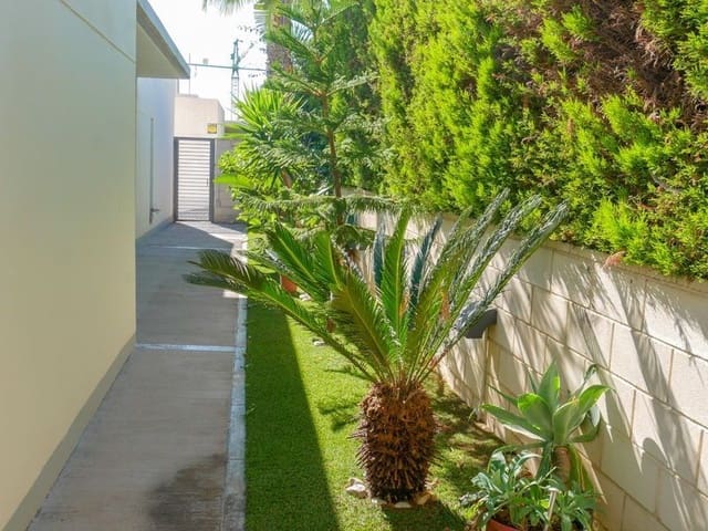 Chalet de 4 habitaciones en Polop en alquiler con piscina garaje - 2.500 € (Ref: 9679802)