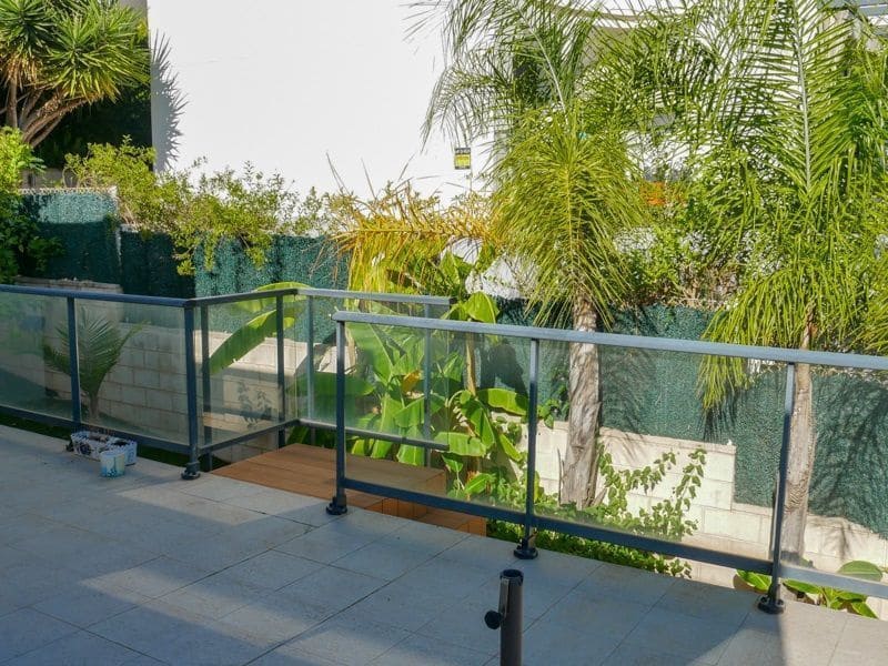 Chalet de 4 habitaciones en Polop en alquiler con piscina garaje - 2.500 € (Ref: 9679802)