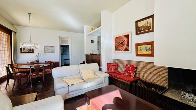 3 makuuhuone Huvila vuokrattavana paikassa Coloma  , La Nucia mukana uima-altaan 
autotalli - 2 500 € (Ref: 9682474)