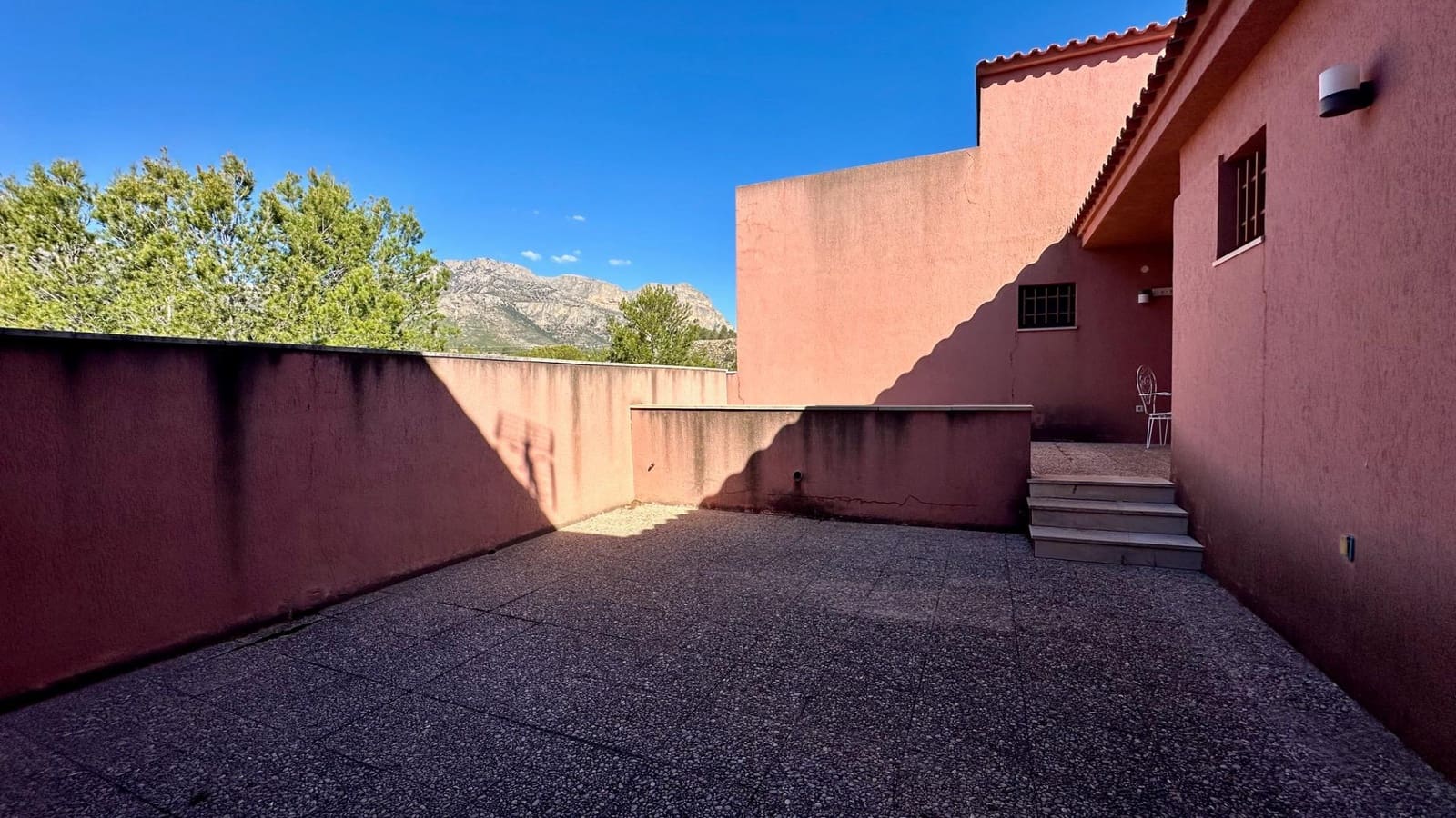 3 makuuhuone Huvila vuokrattavana paikassa La Nucia mukana uima-altaan 
autotalli - 2 500 € (Ref: 9682474)