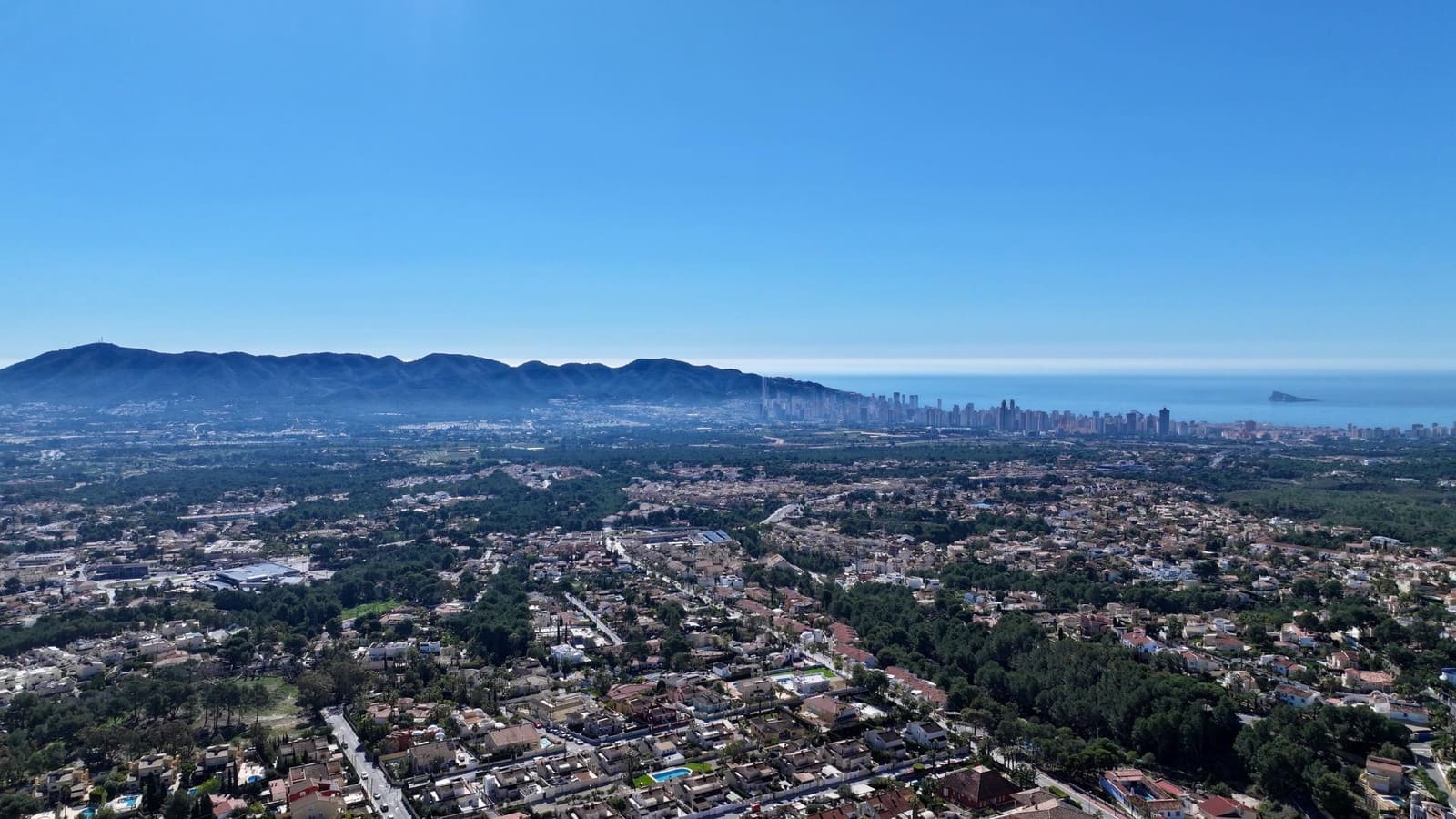 3 makuuhuone Huvila vuokrattavana paikassa La Nucia mukana uima-altaan 
autotalli - 2 500 € (Ref: 9682474)