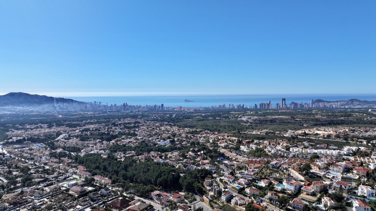 3 makuuhuone Huvila vuokrattavana paikassa La Nucia mukana uima-altaan 
autotalli - 2 500 € (Ref: 9682474)