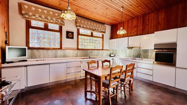 3 makuuhuone Huvila vuokrattavana paikassa Coloma  , La Nucia mukana uima-altaan 
autotalli - 2 500 € (Ref: 9682474)