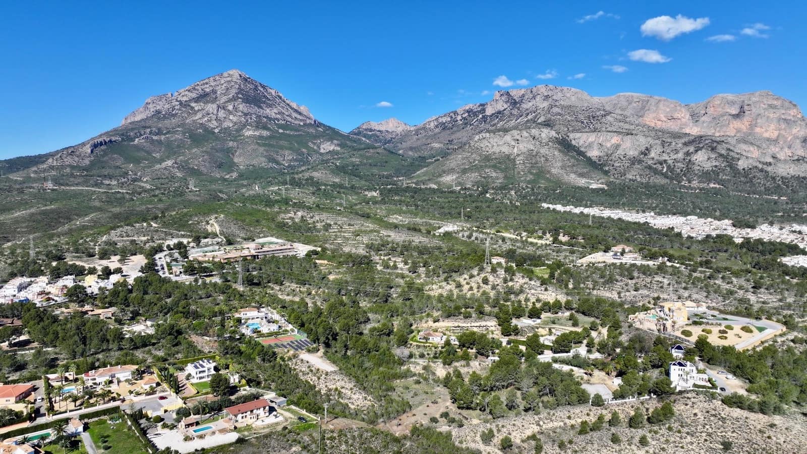 3 makuuhuone Huvila vuokrattavana paikassa La Nucia mukana uima-altaan 
autotalli - 2 500 € (Ref: 9682474)