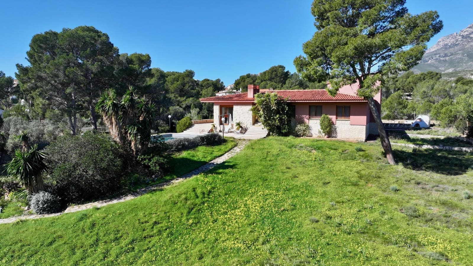 3 makuuhuone Huvila vuokrattavana paikassa La Nucia mukana uima-altaan 
autotalli - 2 500 € (Ref: 9682474)