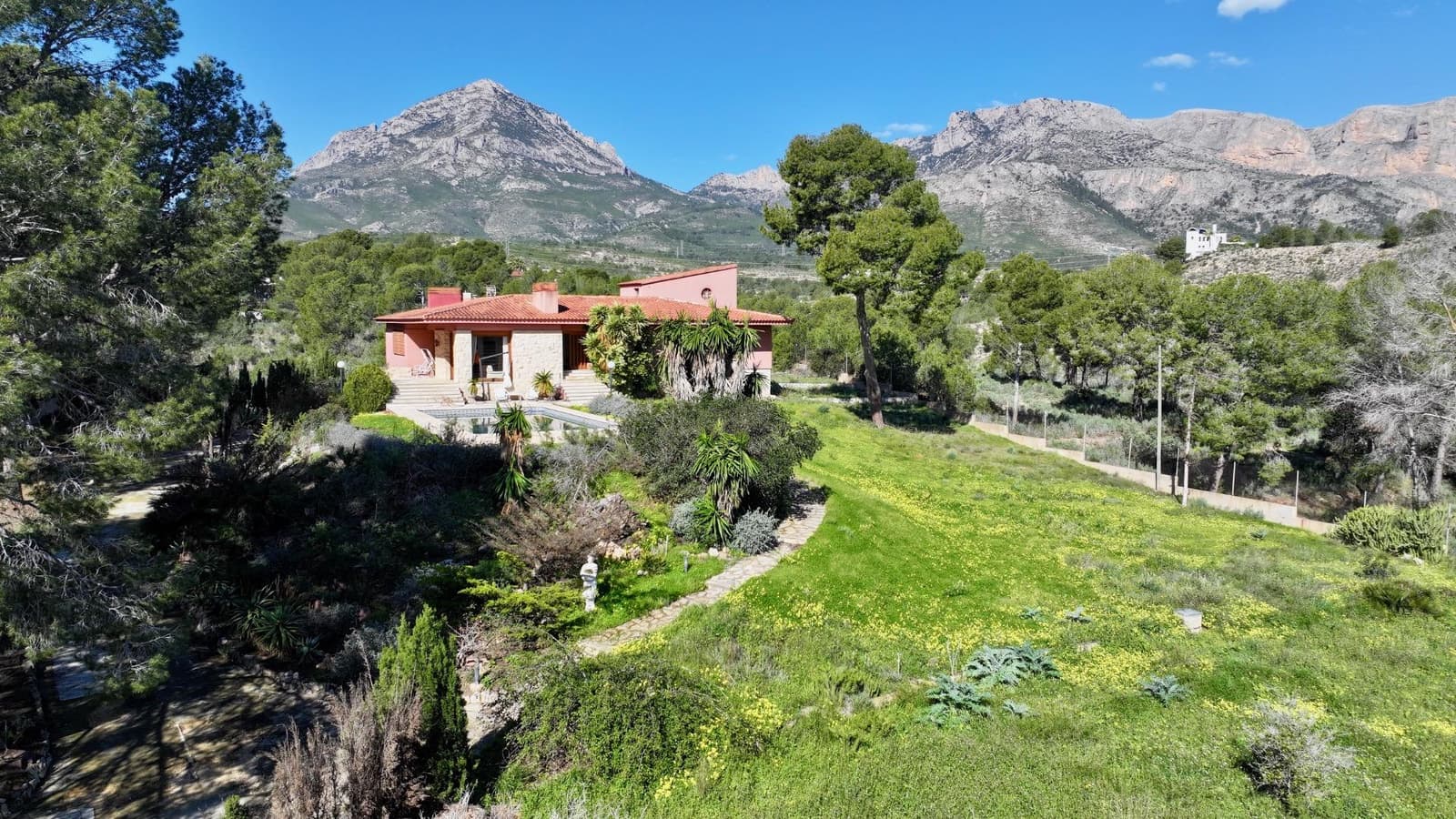 3 makuuhuone Huvila vuokrattavana paikassa La Nucia mukana uima-altaan 
autotalli - 2 500 € (Ref: 9682474)