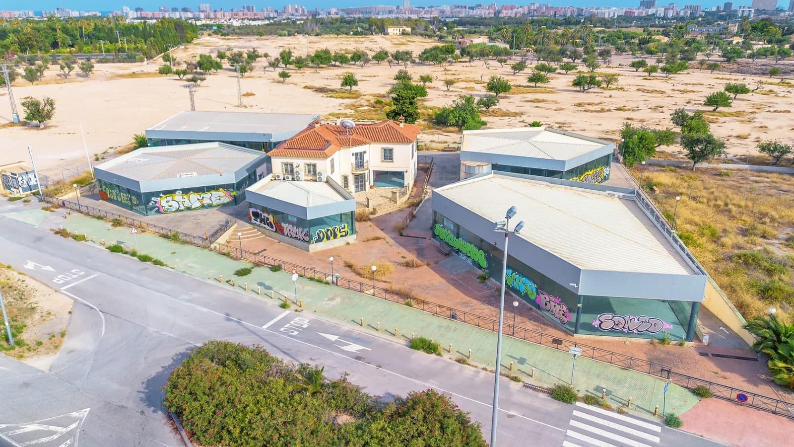 Local Commercial à louer à Santa Faz - 15 000 € (Ref: 9686365)