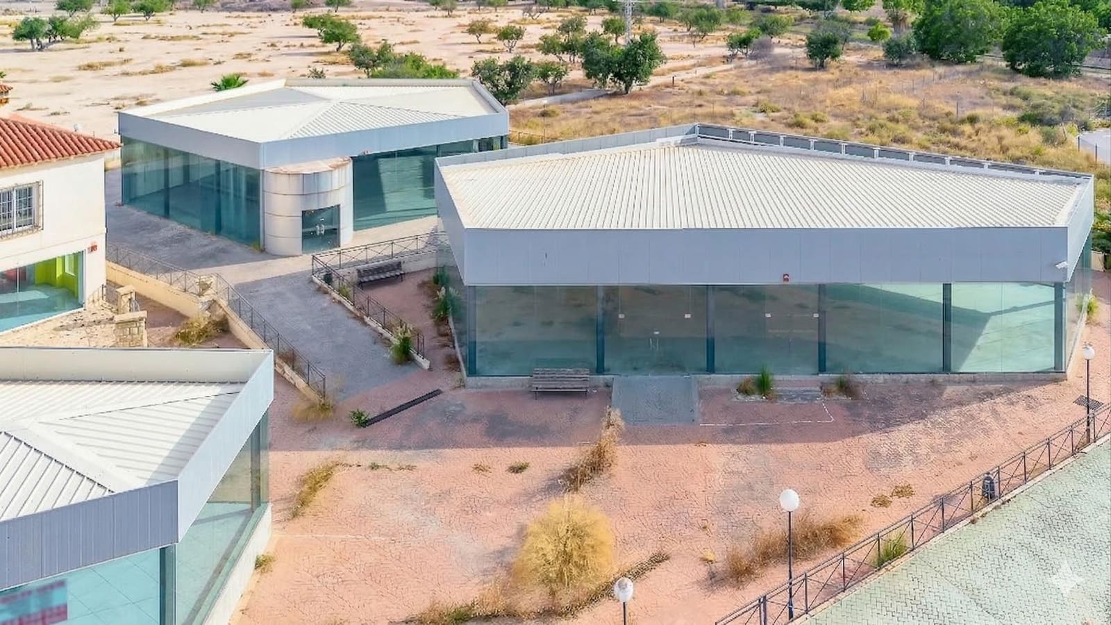 Local Commercial à louer à Santa Faz - 15 000 € (Ref: 9686365)