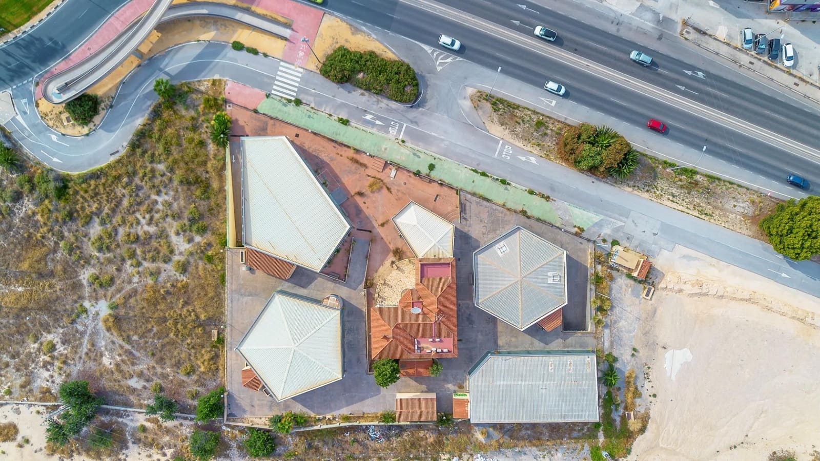 Local Commercial à louer à Santa Faz - 15 000 € (Ref: 9686365)