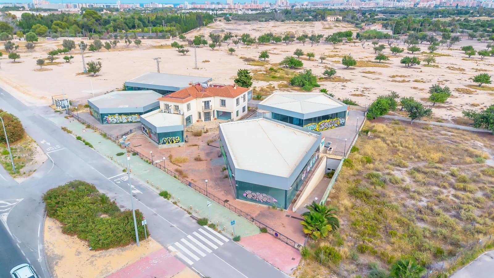 Local Commercial à louer à Santa Faz - 15 000 € (Ref: 9686365)