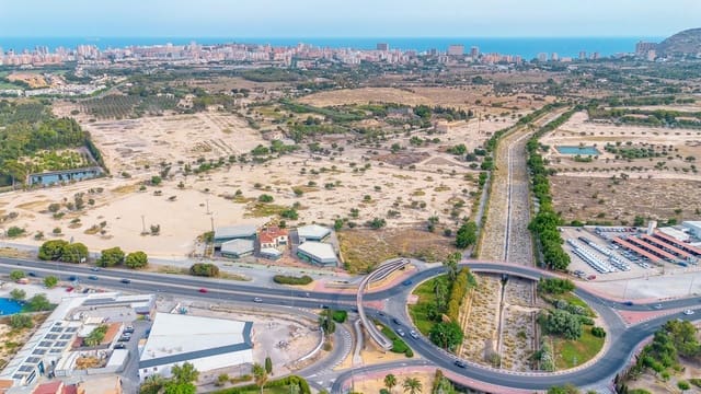 Local Commercial à louer à Santa Faz, Alicante ville - 15 000 € (Ref: 9686365)