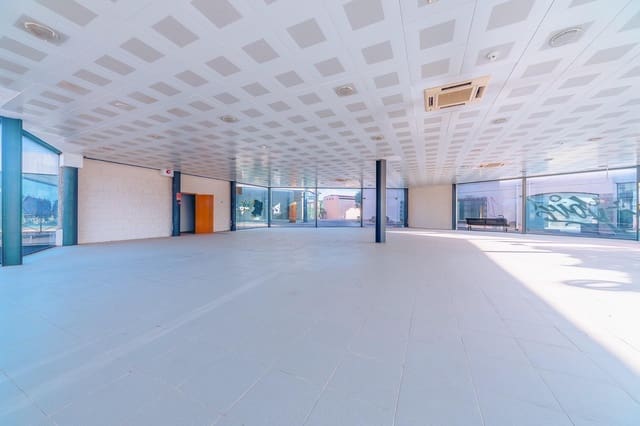 Kaupallinen vuokrattavana paikassa Santa Faz, Alicante kaupunki mukana 
autotalli - 15 000 € (Ref: 9686365)