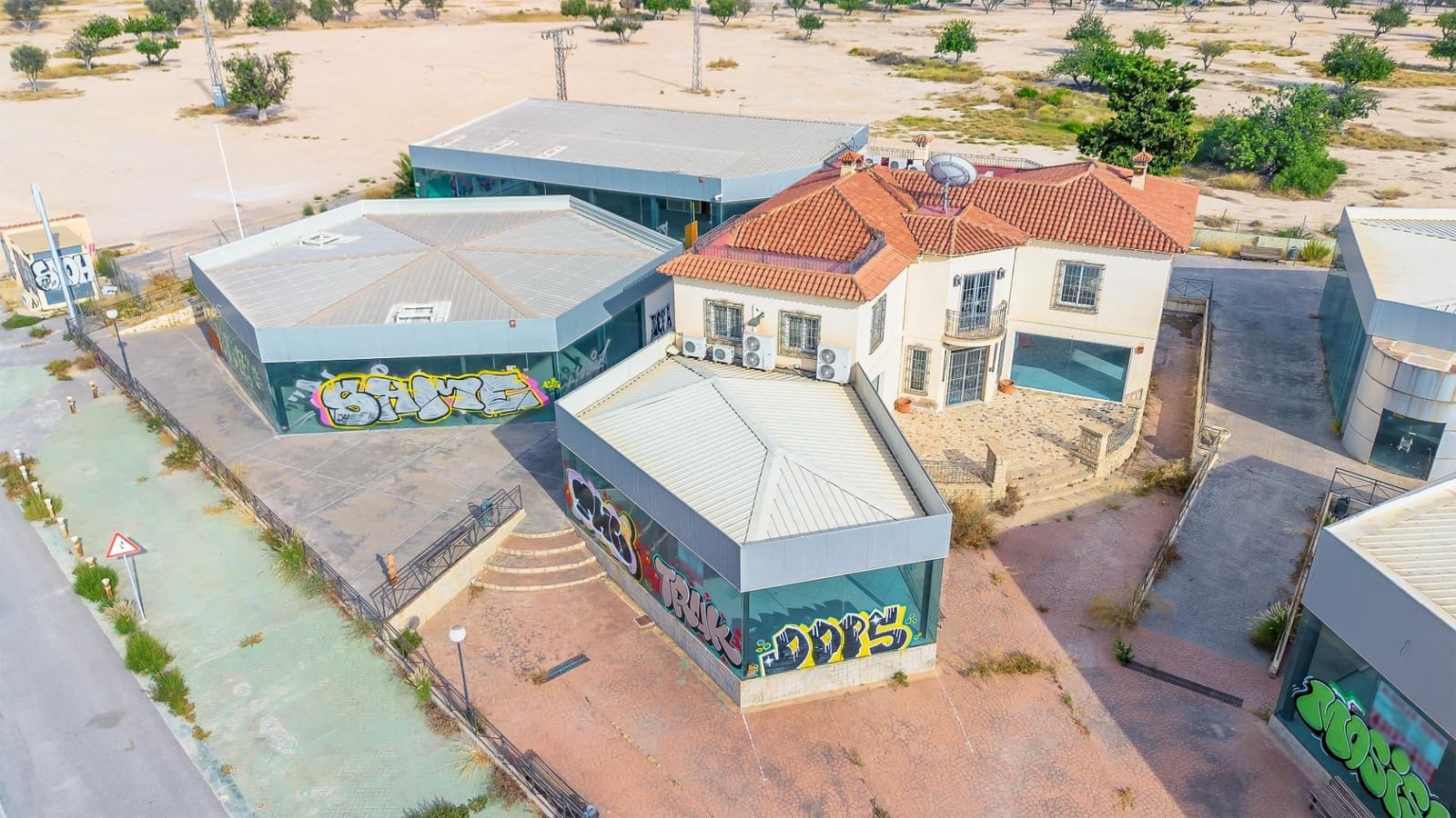 Kommersiell til leie i Santa Faz - € 6 500 (Ref: 9686367)