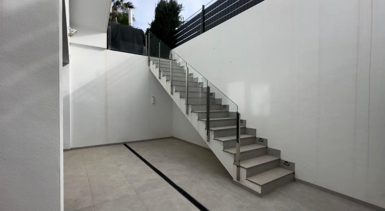 3 slaapkamer Villa te huur in Finestrat met zwembad garage - € 4.999 (Ref: 9690561)