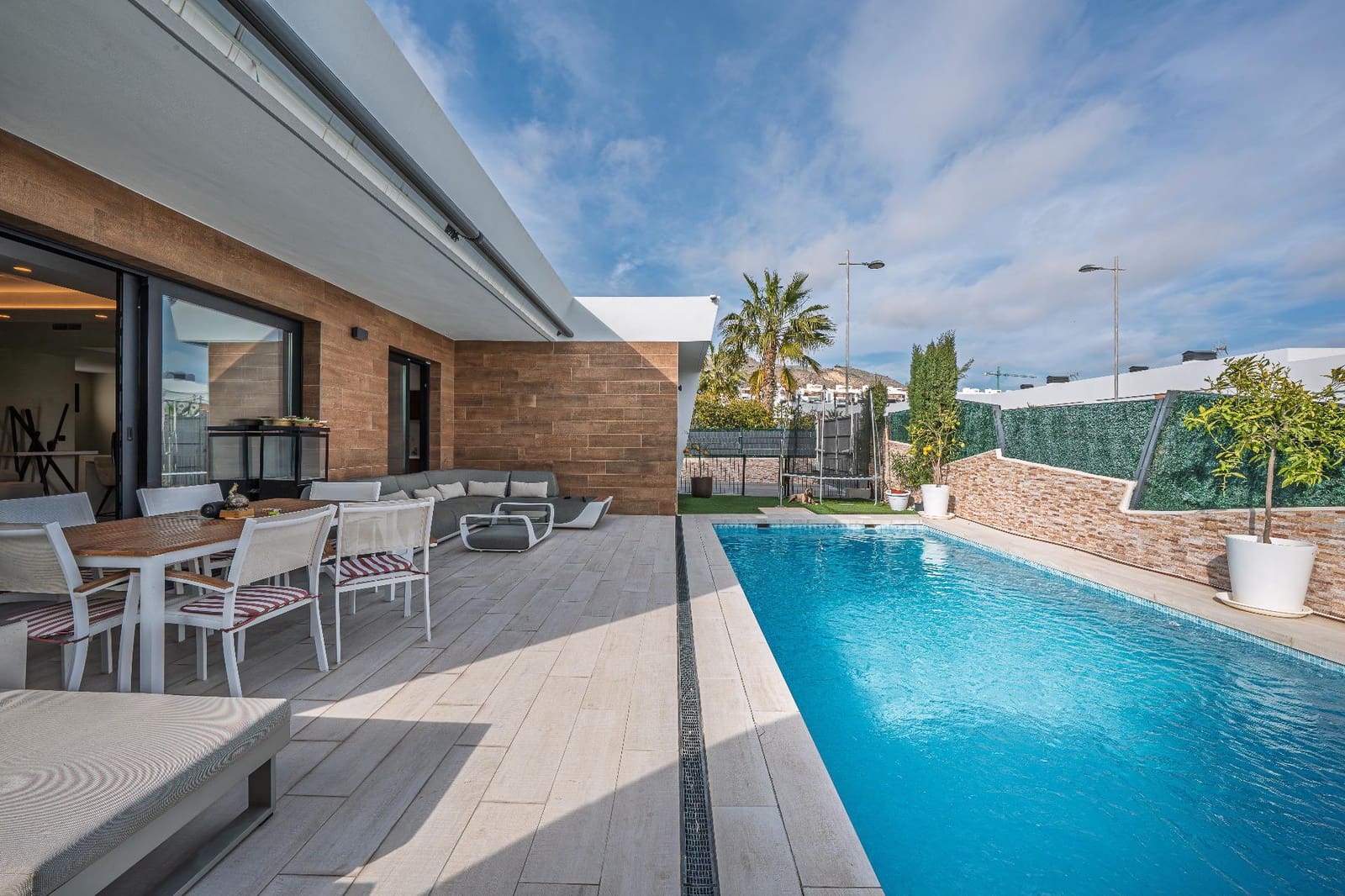 3 slaapkamer Villa te huur in Finestrat met zwembad garage - € 4.999 (Ref: 9690561)