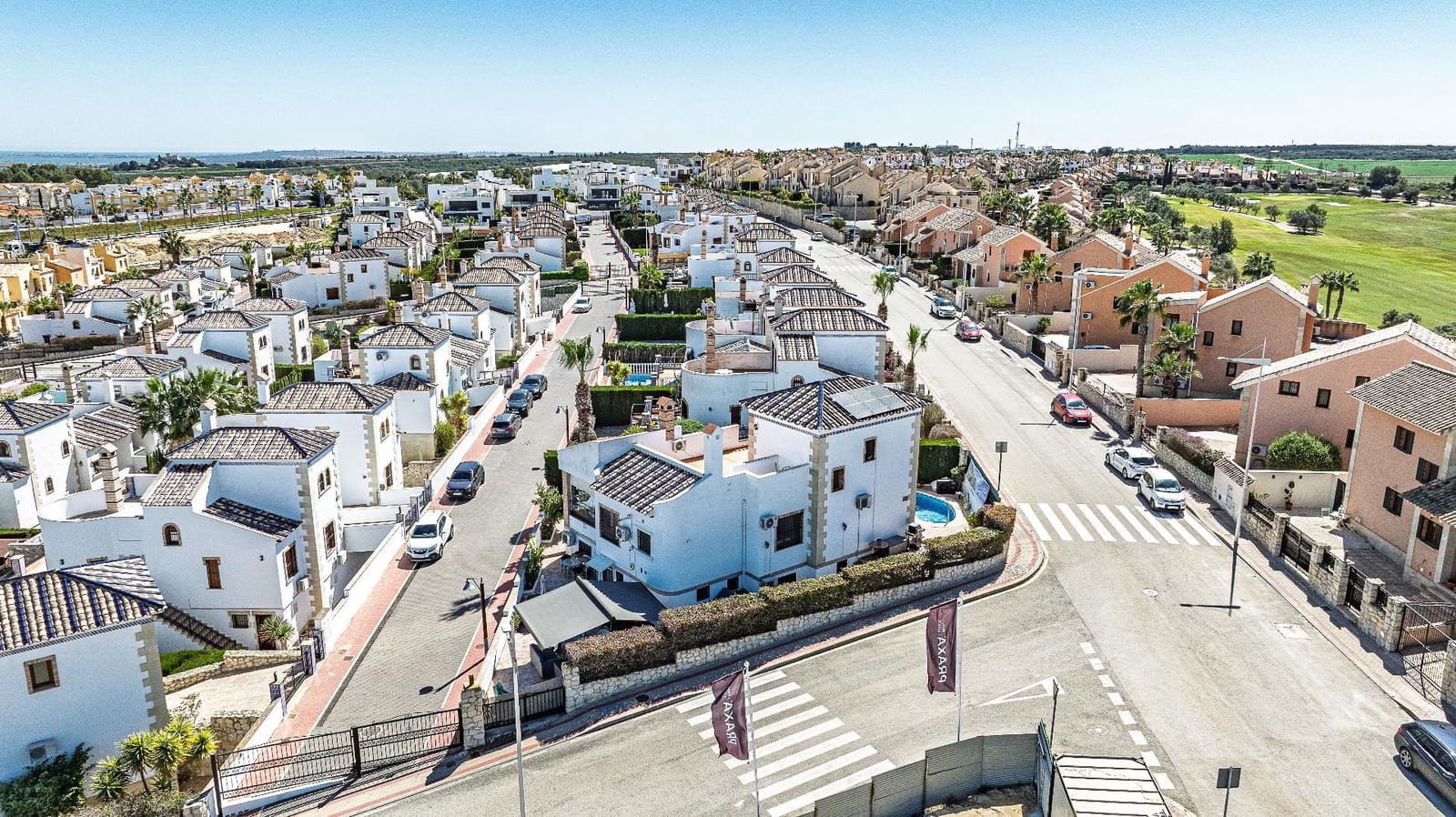 Chalet de 6 habitaciones en Algorfa en venta con piscina garaje - 479.900 € (Ref: 9701590)