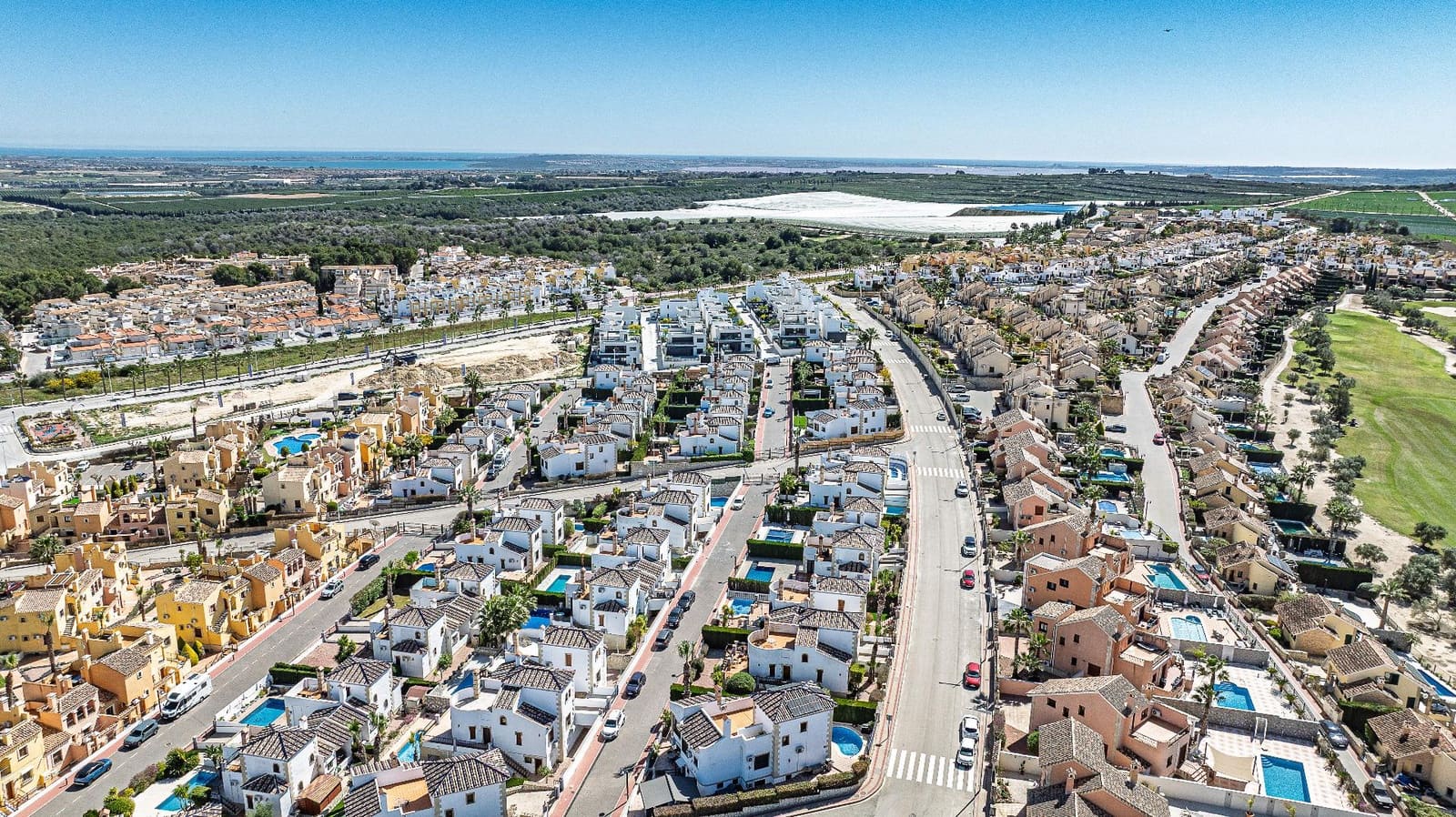 Chalet de 6 habitaciones en Algorfa en venta con piscina garaje - 479.900 € (Ref: 9701590)