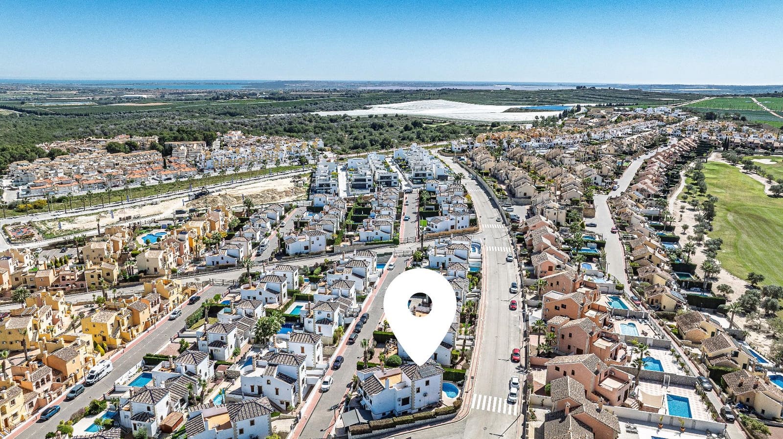 Chalet de 6 habitaciones en Algorfa en venta con piscina garaje - 479.900 € (Ref: 9701590)